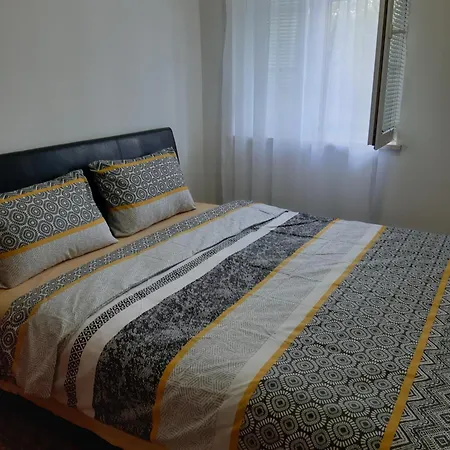 Ljubovic F Apartamento *